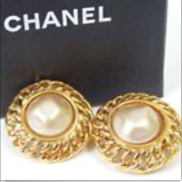 CHANEL Jewelry - SOLD Authentic CHANEL Faux Pearl Round Earrings